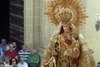 La Hermandad de la Virgen del Carmen celebra el homenaje a su patrona