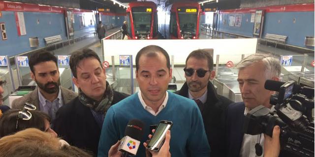 Aguado y Díaz piden reemplazar el Metro Ligero por autobuses eléctricos 