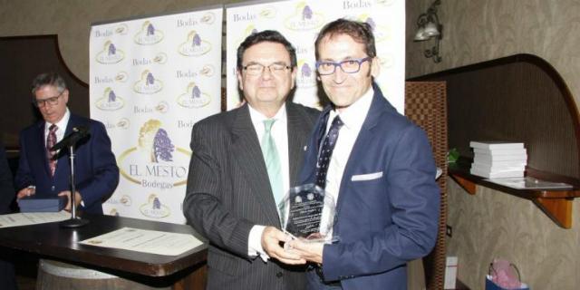 Ricardo Díaz recibe el premio ‘Alberto Magno” por su dilatada carrera profesional