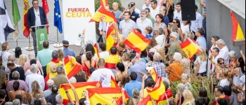 miles-de-vecinos-de-boadilla-se-movilizan-en-apoyo-a-ceuta