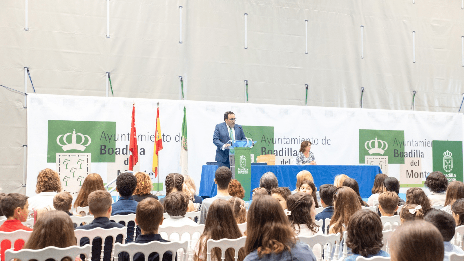 El Ayuntamiento de Boadilla premia a 126 alumnos por su expediente académico o por su compromiso social