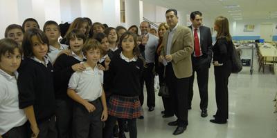 El alcalde de Boadilla comparte 'Mesa y Mantel' con los alumnos del colegio CASVI