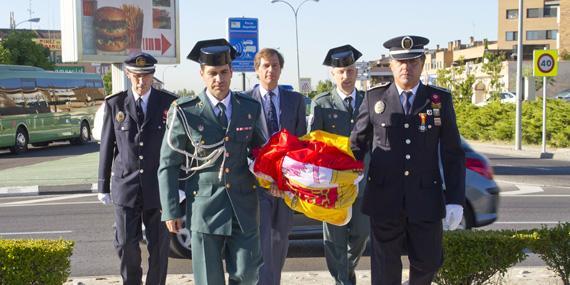 Primer homenaje a la bandera de España en Boadilla del Monte