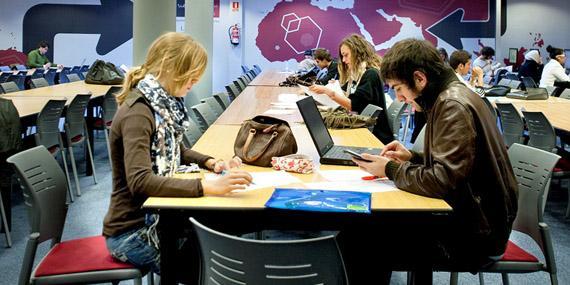 Boadilla crea acuerdos con varias universidades para ofrecer becas y ayudas a los vecinos Boadilla crea acuerdos con varias universidades para ofrecer becas y ayudas a los vecinos