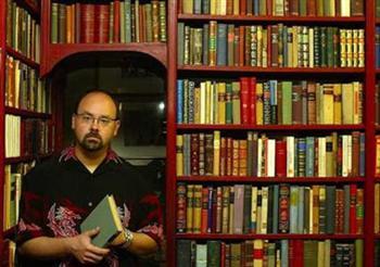 Ken Follet, Ruiz Zafón o Pérez Reverte son los autores más leídos por los madrileños