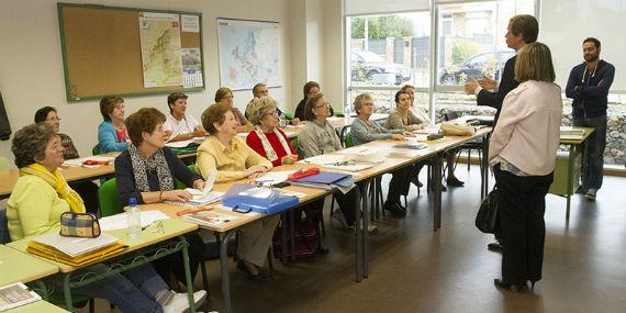 La Escuela de Adultos de Boadilla enseña a más de 550 alumnos La Escuela de Adultos de Boadilla enseña a más de 550 alumnos