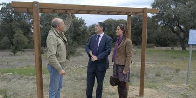 El alcalde visita el nuevo circuito deportivo en el Monte Norte de Boadilla