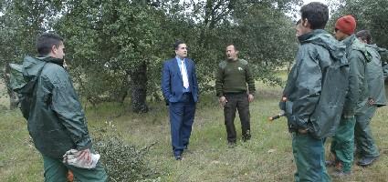 El alcalde visita a los alumnos de la Escuela Taller de Jardinería El alcalde visita a los alumnos de la Escuela Taller de Jardinería