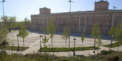La zona peatonal del Palacio está abierta al trafico por las obras de la calle Mártires La zona peatonal del Palacio está abierta al trafico por las obras de la calle Mártires