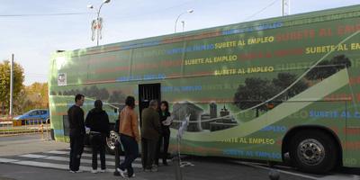 Boadilla recibe la visita del Bus del Empleo Municipal