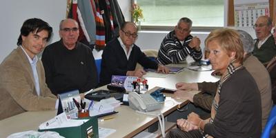 El candidato socialista a la alcaldía de Boadilla se reúne con sus vecinos