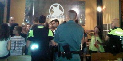La policía media en un conflicto por el retraso de un pedido en un restaurante de Boadilla