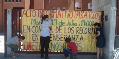 Los partidos de la oposición participan en las protestas en defensa de la enseñaza pública