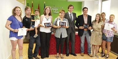 El alcalde entrega los premios del concurso La Senda del Mar El alcalde entrega los premios del concurso La Senda del Mar