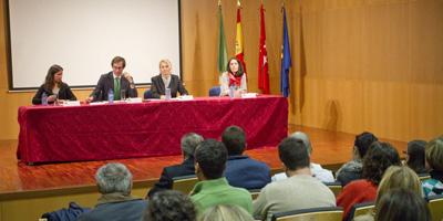 Las asociaciones de Boadilla debatieron sobre la integración de discapacitados en la sociedad Las asociaciones de Boadilla debatieron sobre la integración de discapacitados en la sociedad