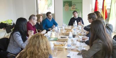 El alcalde de Boadilla continúa reuniéndose con sus vecinos El alcalde de Boadilla continúa reuniéndose con sus vecinos