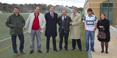 El alcalde de Boadilla supervisa las mejoras realizadas en el Complejo Deportivo Municipal