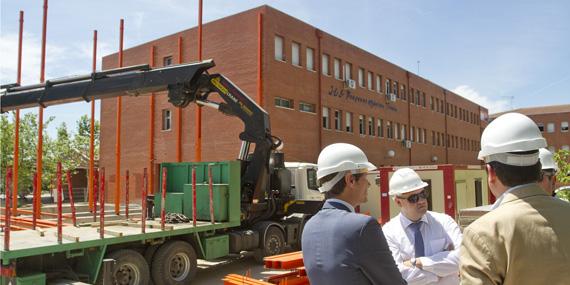 Terol supervisa las obras del instituto Máximo Trueba