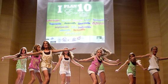 Boadilla otorga los Premios Plan 10 a los alumnos más brillantes Boadilla otorga los Premios Plan 10 a los alumnos más brillantes