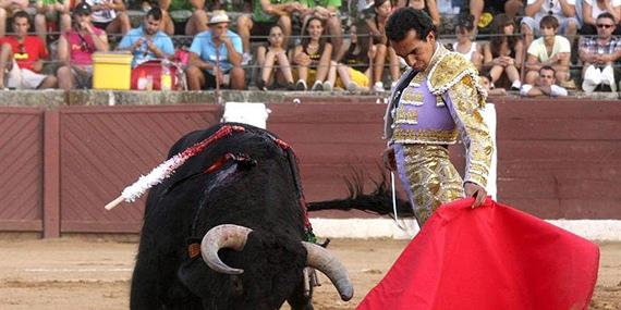 Javier Portal tomará la alternativa en la Plaza de Toros de Boadilla del Monte Javier Portal tomará la alternativa en la Plaza de Toros de Boadilla del Monte