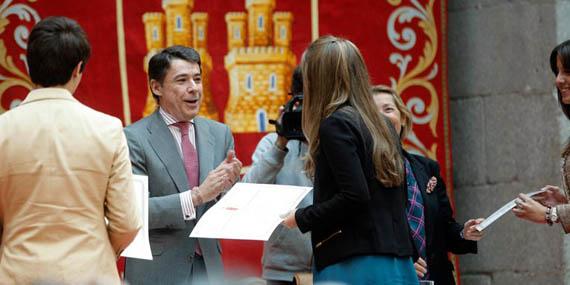 La Comunidad premia a 25 alumnos excelentes de la ESO La Comunidad premia a 25 alumnos excelentes de la ESO