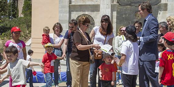 Más ayudas para familias numerosas y adopciones Más ayudas para familias numerosas y adopciones