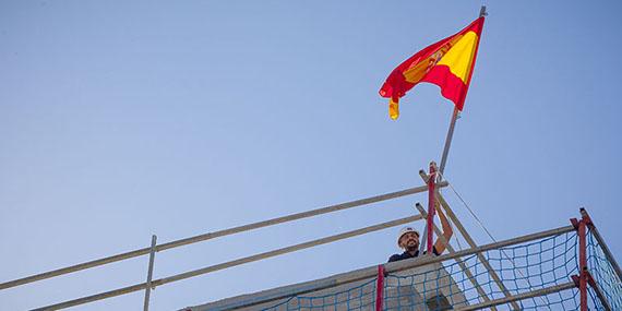 Puesta de bandera en las viviendas públicas de Valenoso Puesta de bandera en las viviendas públicas de Valenoso