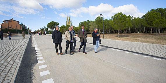 Valdepastores cuenta con un nuevo aparcamiento de 80 plazas Valdepastores cuenta con un nuevo aparcamiento de 80 plazas