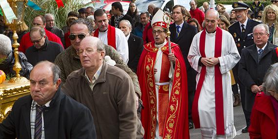 El obispo de Getafe bendice la restaurada ermita de San Sebastián de Boadilla