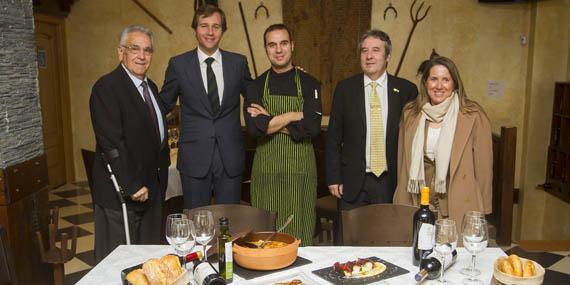 Terol visita uno de los restaurantes participantes en las Jornadas Gastronómicas Boadilla Terol visita uno de los restaurantes participantes en las Jornadas Gastronómicas Boadilla