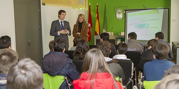 El Ayuntamiento abre sus puertas a los alumnos del colegio Casvi El Ayuntamiento abre sus puertas a los alumnos del colegio Casvi