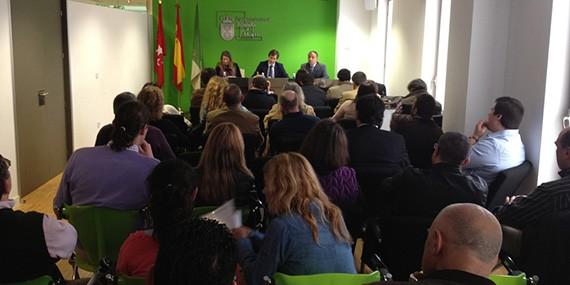 Terol explica a los empresarios las nuevas normativas de terrazas y de tramitación de licencias Terol explica a los empresarios las nuevas normativas de terrazas y de tramitación de licencias