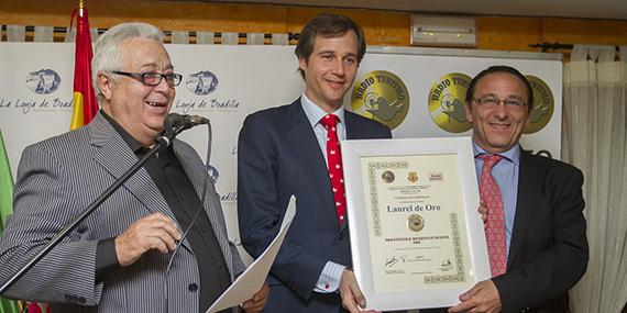 Reconocimiento a comerciantes, asociaciones y clubes deportivos Reconocimiento a comerciantes, asociaciones y clubes deportivos