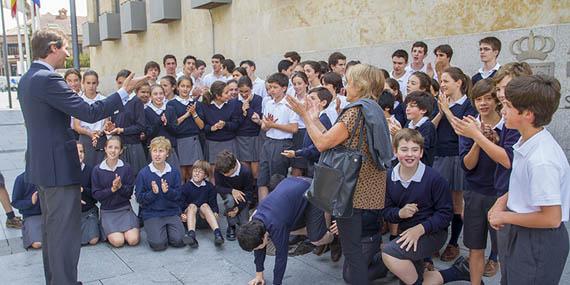 El Ayuntamiento recibe a los alumnos del Virgen de Europa El Ayuntamiento recibe a los alumnos del Virgen de Europa