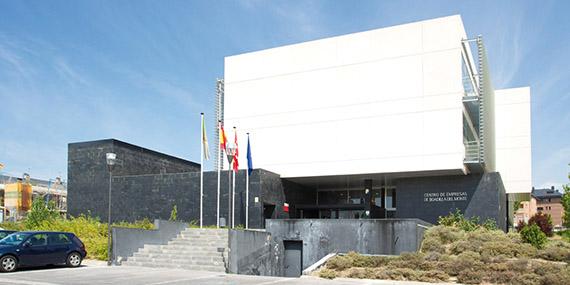 Más servicios para los emprendedores Más servicios para los emprendedores