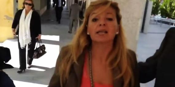 El 'show' de Ana Garrido tras el Pleno de Boadilla El 'show' de Ana Garrido tras el Pleno de Boadilla