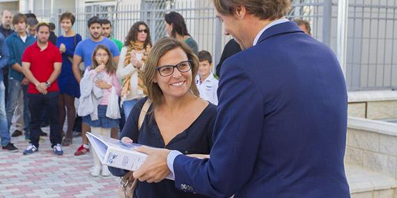 Los nuevos vecinos de Valenoso reciben la llave de sus hogares