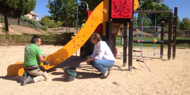 Se intensifican los trabajos de conservación de los parques municipales durante el verano Se intensifican los trabajos de conservación de los parques municipales durante el verano
