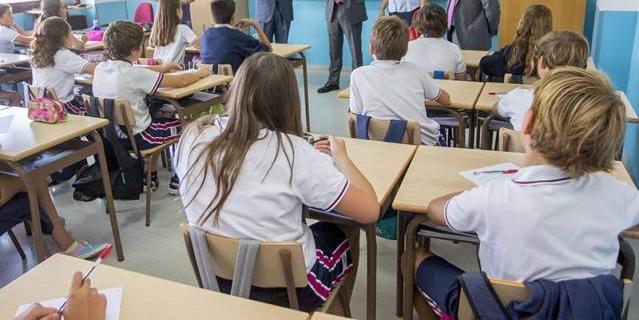 Cerca de 1.500 escolares de Boadilla han solicitado la ayuda para la adquisición de libros y material Cerca de 1.500 escolares de Boadilla han solicitado la ayuda para la adquisición de libros y material