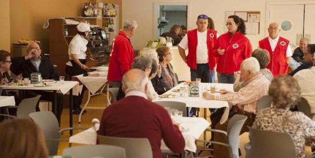Cruz Roja y el Ayuntamiento conciencian a los mayores de Boadilla sobre hábitos nutricionales Cruz Roja y el Ayuntamiento conciencian a los mayores de Boadilla sobre hábitos nutricionales