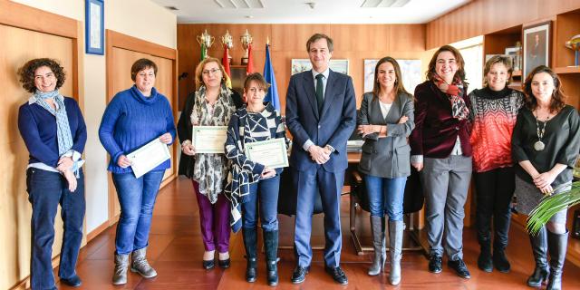 Cuatro trabajadoras municipales premiadas en el “I Concurso a la mejor idea para mejorar tu trabajo” Cuatro trabajadoras municipales premiadas en el “I Concurso a la mejor idea para mejorar tu trabajo”