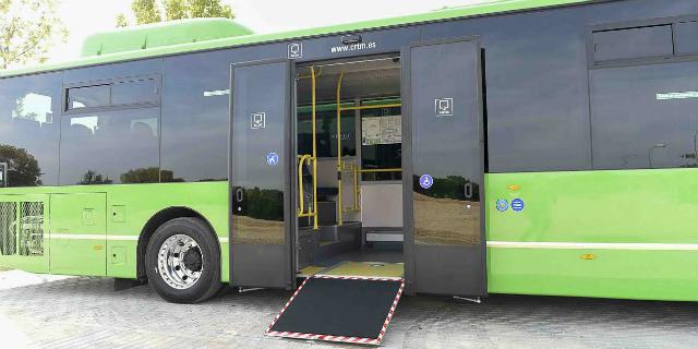 Cuatro autobuses híbridos mejoran la flota que opera en Boadilla 