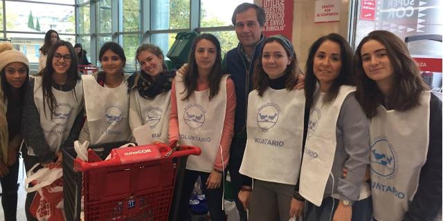 Los jóvenes de Boadilla organizan una recogida solidaria de alimentos