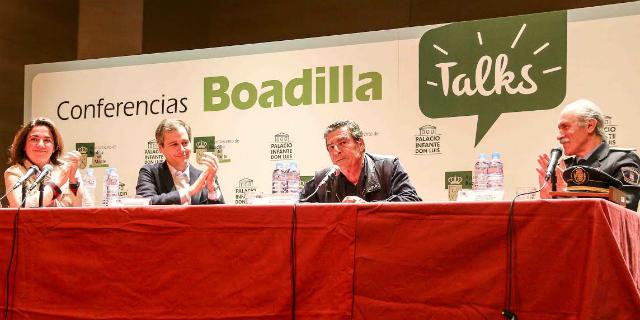 Más de 400 personas asistieron a la charla de Emilio Calatayud en Bodilla