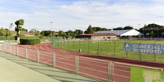 El Colegio Virgen de Europa cede al Ayuntamiento su pista de atletismo