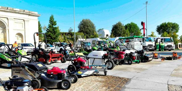 Nueva maquinaria y vehículos para conservar los jardines y zonas verdes de Boadilla