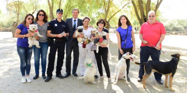 La Policía Local podrá identificar a los animales perdidos gracias a un lector de microchip