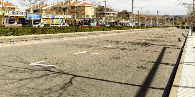 La avenida Siglo XXI reduce sus plazas de zona azul La avenida Siglo XXI reduce sus plazas de zona azul