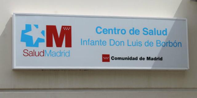 El PSOE pide retirar la placa de Ignacio González del Centro de Salud Infante Don Luis El PSOE pide retirar la placa de Ignacio González del Centro de Salud Infante Don Luis