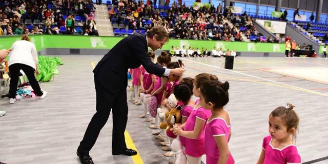 Más de 450 alumnas del Club Gimnasia Rítmica exhiben sus habilidades en el Polideportivo Felipe VI Más de 450 alumnas del Club Gimnasia Rítmica exhiben sus habilidades en el Polideportivo Felipe VI